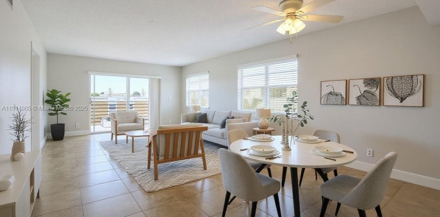 Condominio en Oakland Park, Florida, 2 dormitorios  № 1970195