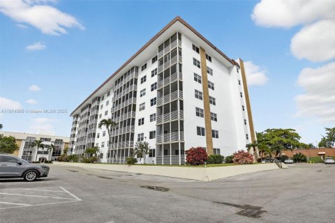 Condominio en venta en Oakland Park, Florida, 2 dormitorios, 84.73 m2 № 1970195 - foto 20