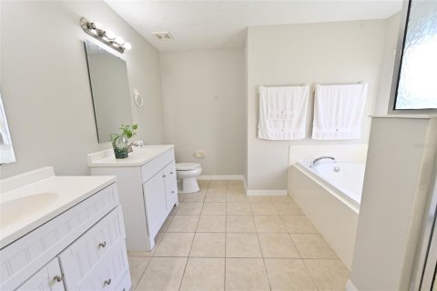 House in Leesburg, Florida 3 bedrooms, 137.5 sq.m. № 2203258 - photo 20