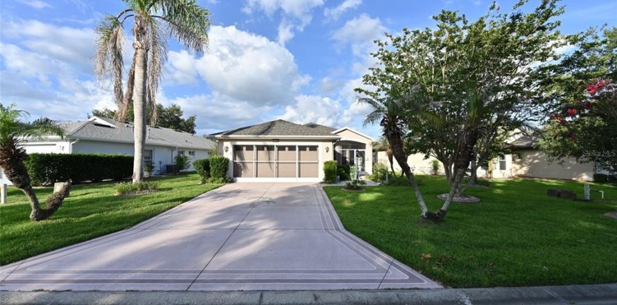 House in Leesburg, Florida 3 bedrooms, 137.5 sq.m. № 2203258