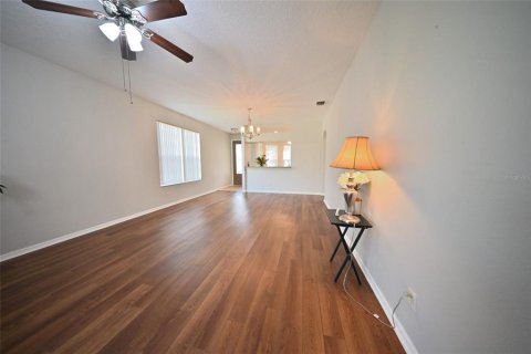 House in Leesburg, Florida 3 bedrooms, 137.5 sq.m. № 2203258 - photo 9