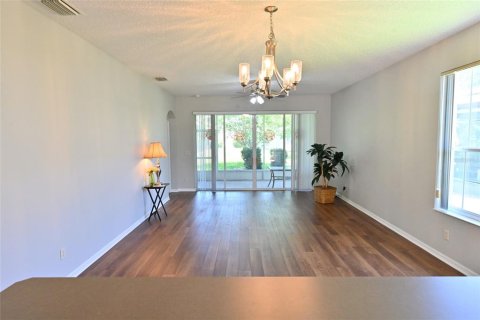House in Leesburg, Florida 3 bedrooms, 137.5 sq.m. № 2203258 - photo 8