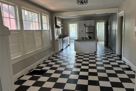 Villa ou maison à louer à Tampa, Floride: 4 chambres, 241.08 m2 № 2106982 - photo 6