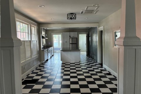 Villa ou maison à louer à Tampa, Floride: 4 chambres, 241.08 m2 № 2106982 - photo 7