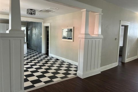Villa ou maison à louer à Tampa, Floride: 4 chambres, 241.08 m2 № 2106982 - photo 8