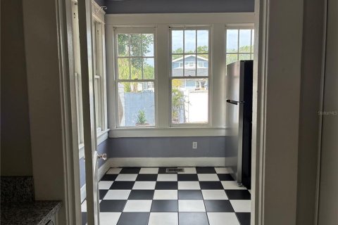 Villa ou maison à louer à Tampa, Floride: 4 chambres, 241.08 m2 № 2106982 - photo 12