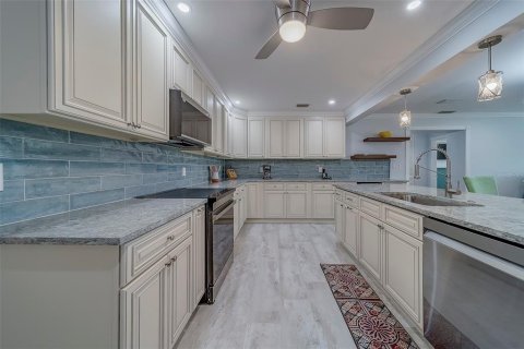 Снять в аренду кондоминиум в Беллеэйр Блафс, Флорида 2 спальни, 151.43м2, № 1793577 - фото 12