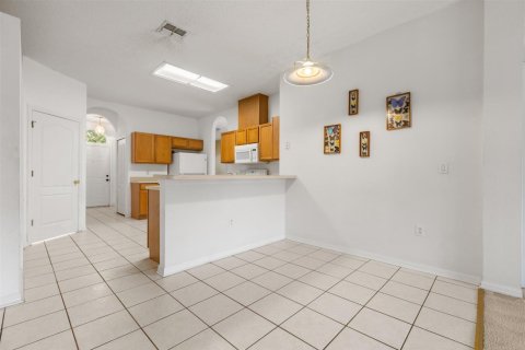 House in Orlando, Florida 4 bedrooms, 173.26 sq.m. № 2401254 - photo 12