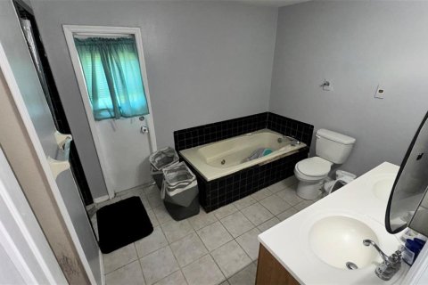 Villa ou maison à vendre à Poinciana, Floride: 3 chambres, 113.43 m2 № 2388581 - photo 17