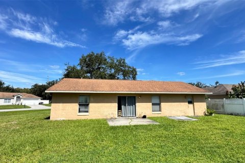 Villa ou maison à vendre à Poinciana, Floride: 3 chambres, 113.43 m2 № 2388581 - photo 21