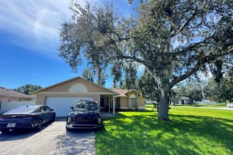 Villa ou maison à Poinciana, Floride 3 chambres, 113.43 m2 № 2388581