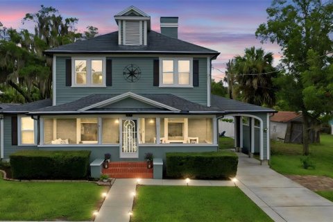 Casa en Umatilla, Florida 3 dormitorios, 221.11 m2 № 2200604