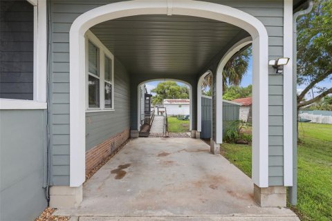 House in Umatilla, Florida 3 bedrooms, 221.11 sq.m. № 2200604 - photo 29