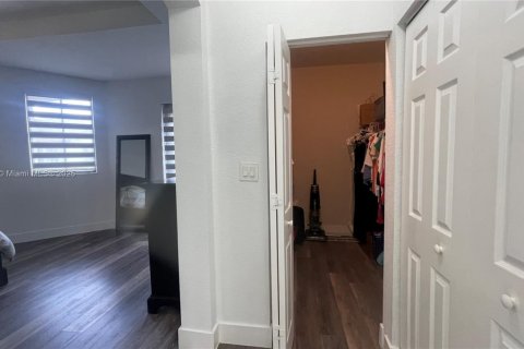Townhouse in Doral, Florida 3 bedrooms, 172.24 sq.m. № 1891026 - photo 18
