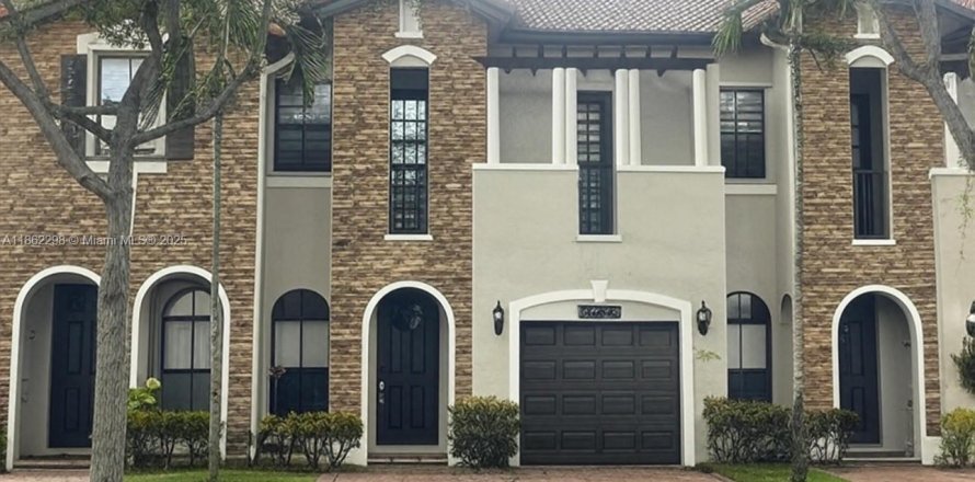 Townhouse in Doral, Florida 3 bedrooms, 172.24 sq.m. № 1891026