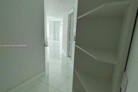 Copropriété à louer à Miami, Floride: 2 chambres, 104.33 m2 № 2041161 - photo 6