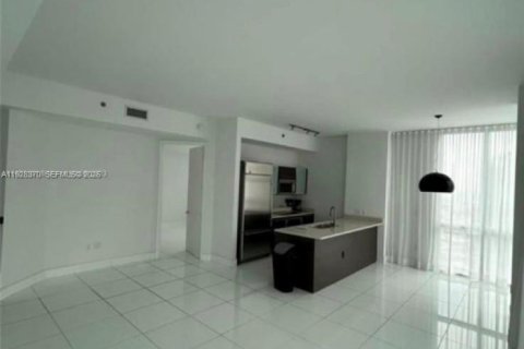 Copropriété à louer à Miami, Floride: 2 chambres, 104.33 m2 № 2041161 - photo 2