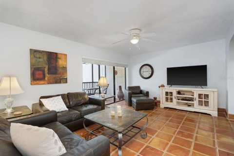 Condo in Sarasota, Florida, 1 bedroom № 2206232 - photo 10