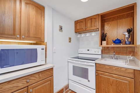 Condo in Sarasota, Florida, 1 bedroom № 2206232 - photo 5