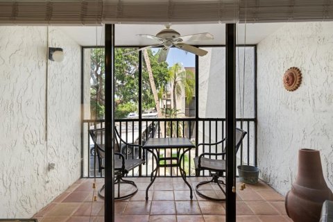 Condo in Sarasota, Florida, 1 bedroom № 2206232 - photo 13
