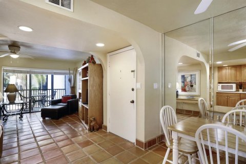 Condo in Sarasota, Florida, 1 bedroom № 2206232 - photo 28