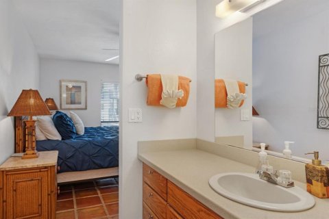 Condo in Sarasota, Florida, 1 bedroom № 2206232 - photo 19