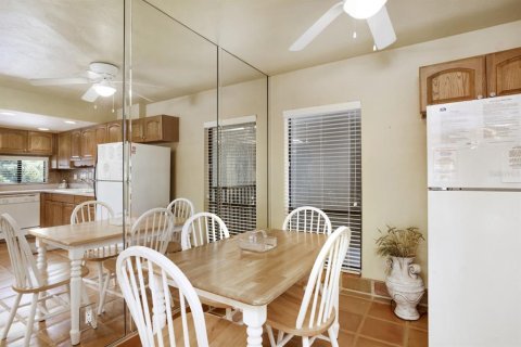 Condo in Sarasota, Florida, 1 bedroom № 2206232 - photo 27
