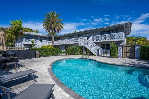 Снять в аренду квартиру в Форт-Лодердейл, Флорида 23.04м2, № 2048275 - фото 12