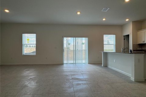 Villa ou maison à louer à Haines City, Floride: 4 chambres, 195 m2 № 1824567 - photo 5