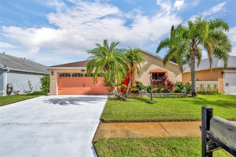 Casa en venta en Melbourne, Florida, 3 dormitorios, 180.42 m2 № 1899556 - foto 1
