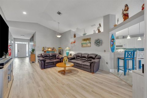 Casa en venta en Melbourne, Florida, 3 dormitorios, 180.42 m2 № 1899556 - foto 2