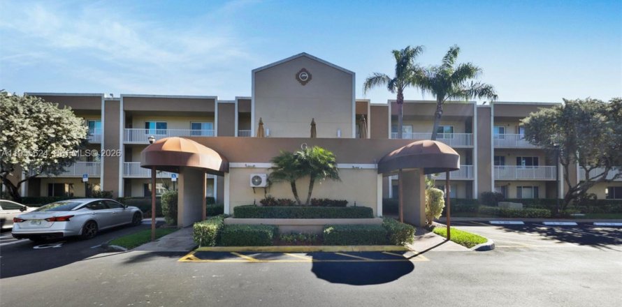 Кондоминиум с 2 спальнями в Тамарак, Флорида № 2009504