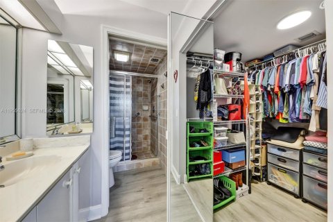 Купить кондоминиум в Тамарак, Флорида 2 спальни, 114.08м2, № 2009504 - фото 23