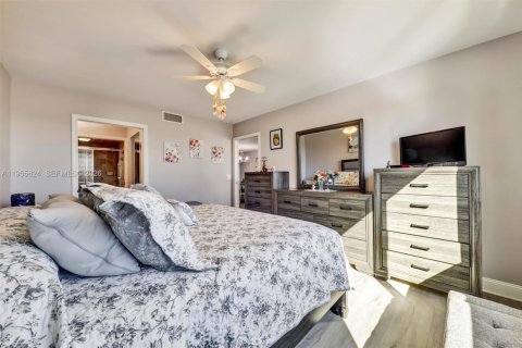 Купить кондоминиум в Тамарак, Флорида 2 спальни, 114.08м2, № 2009504 - фото 20