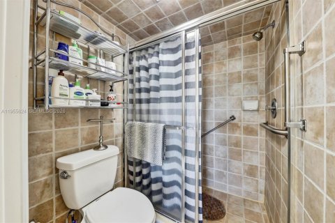 Купить кондоминиум в Тамарак, Флорида 2 спальни, 114.08м2, № 2009504 - фото 22