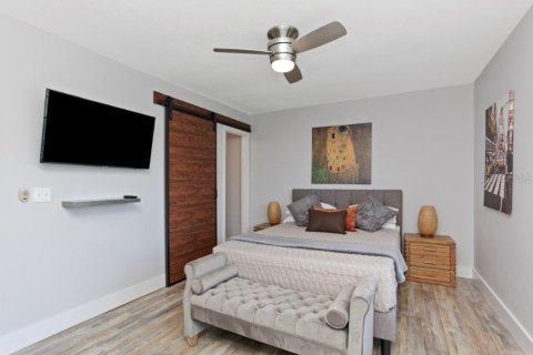 Condo in Winter Park, Florida, 2 bedrooms  № 1906096 - photo 17