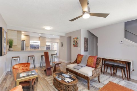 Condo in Winter Park, Florida, 2 bedrooms  № 1906096 - photo 4