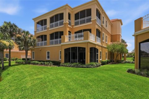 Condo in Palm Coast, Florida, 3 bedrooms № 2373036 - photo 8