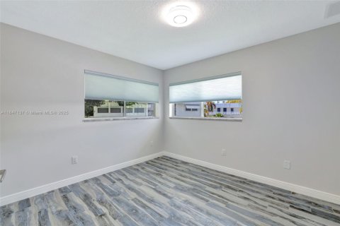 Copropriété à vendre à Stuart, Floride: 2 chambres, 92.16 m2 № 1958521 - photo 17