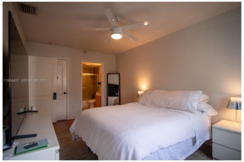Condominio en alquiler en Miami, Florida, 1 dormitorio, 65.87 m2 № 1992828 - foto 15