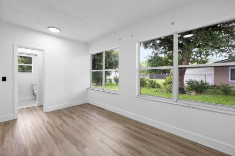 Villa ou maison à louer à Miami, Floride: 4 chambres, 113.34 m2 № 2389520 - photo 15
