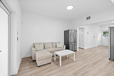 Villa ou maison à louer à Miami, Floride: 4 chambres, 113.34 m2 № 2389520 - photo 23