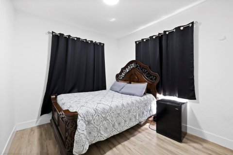 Villa ou maison à louer à Miami, Floride: 4 chambres, 113.34 m2 № 2389520 - photo 7