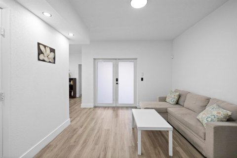 Villa ou maison à louer à Miami, Floride: 4 chambres, 113.34 m2 № 2389520 - photo 22