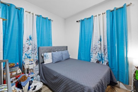 Villa ou maison à louer à Miami, Floride: 4 chambres, 113.34 m2 № 2389520 - photo 6