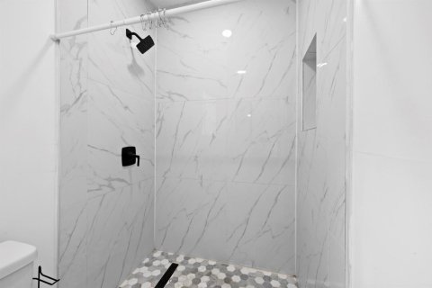 Villa ou maison à louer à Miami, Floride: 4 chambres, 113.34 m2 № 2389520 - photo 11