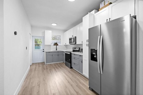 Villa ou maison à louer à Miami, Floride: 4 chambres, 113.34 m2 № 2389520 - photo 20