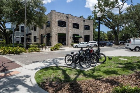 Townhouse in Winter Garden, Florida 3 bedrooms, 225.94 sq.m. № 2231423 - photo 10