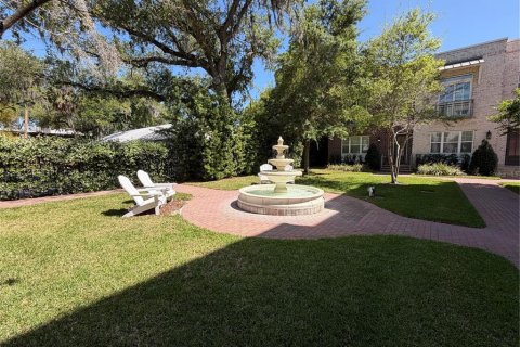 Townhouse in Winter Garden, Florida 3 bedrooms, 225.94 sq.m. № 2231423 - photo 14