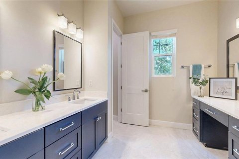 Townhouse in Winter Garden, Florida 3 bedrooms, 225.94 sq.m. № 2231423 - photo 16